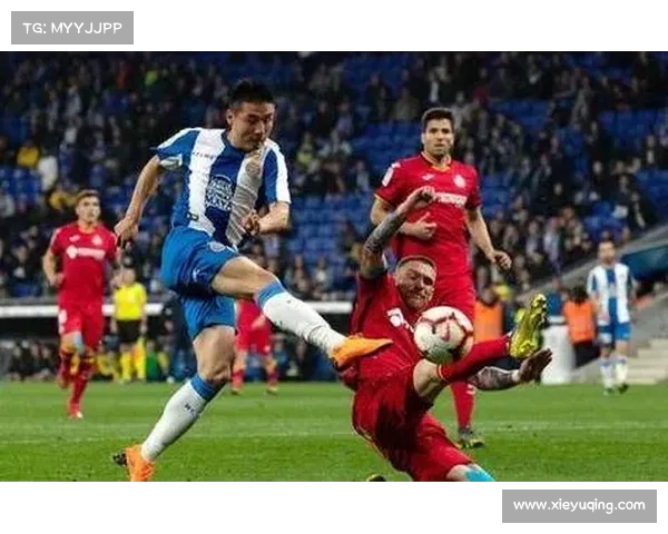 西甲球衣销售火爆背后:品牌效应与球迷文化的深度融合分析 西甲球衣销售火爆背后:品牌效应与球迷文化的深度融合分析